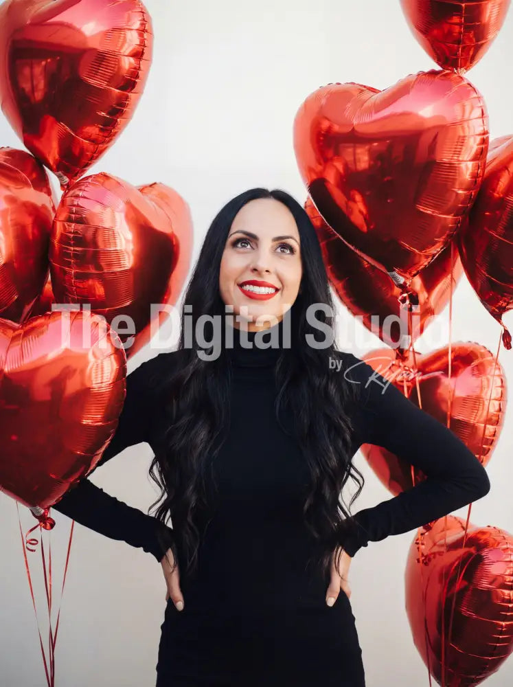 Heart Eyes Balloon – Black Outfit Edit